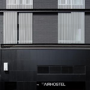 Airhostel Barcelona Airport 24h